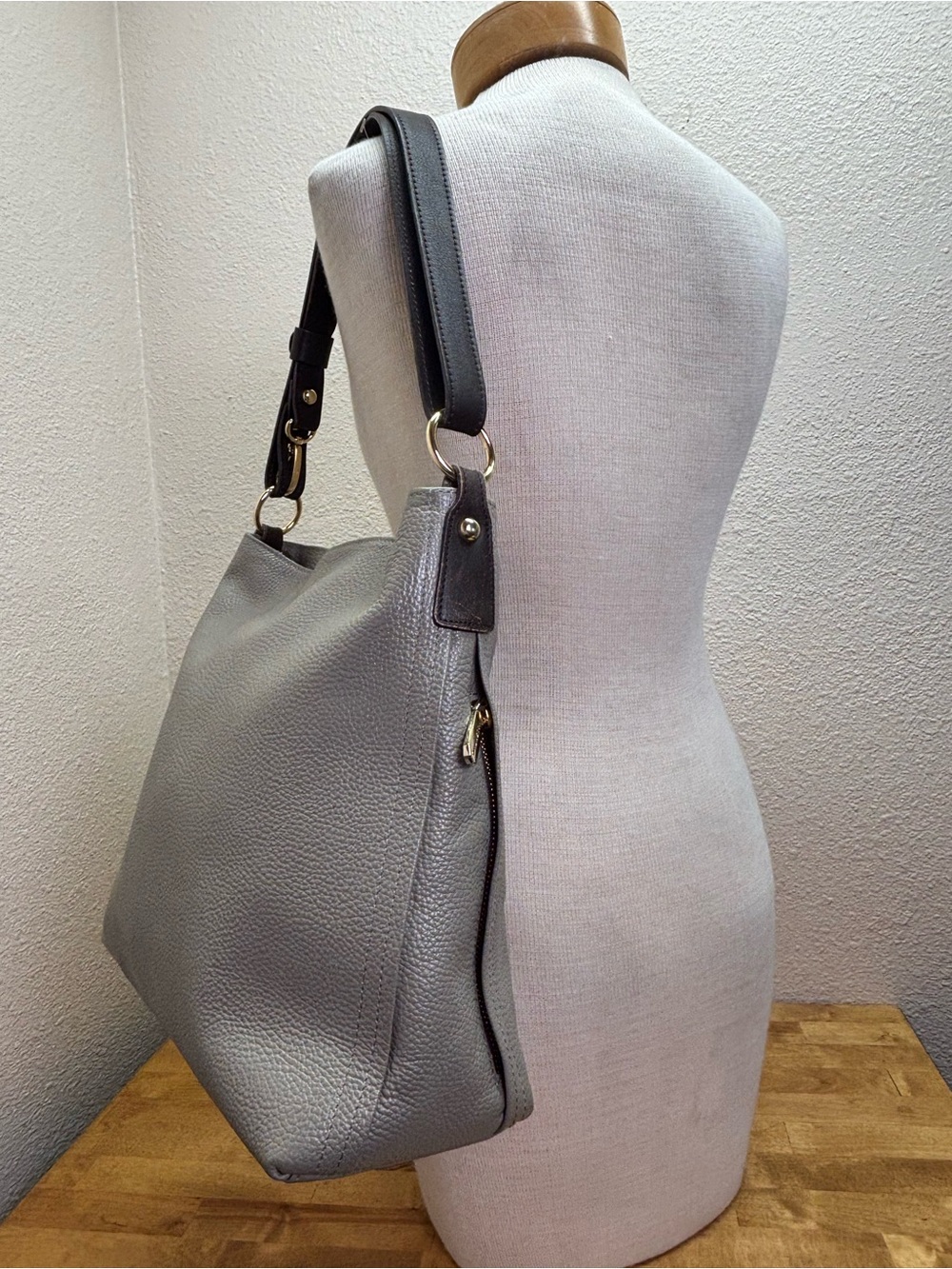 Valentina Gray Pebbled Leather Shoulder Bag with Black Strap - Picture 4 of 15